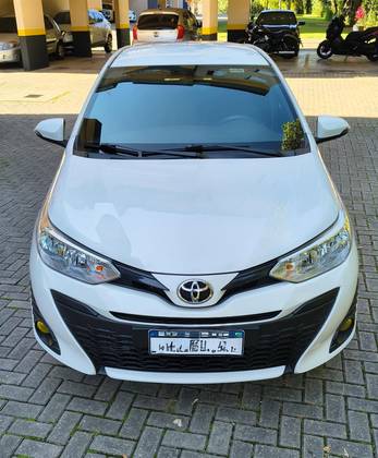 TOYOTA YARIS 1.3 16V FLEX XL PLUS TECH MULTIDRIVE TOYOTA YARIS 1.3 16V FLEX XL PLUS TECH MULTIDRIVE